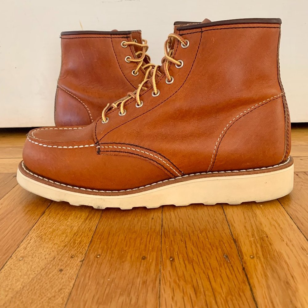Red Wing heritage moc toe 6"inch boot in oro, size 7 womens